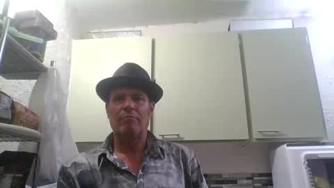 Snapshot of suckitu812 chatting on February 2025 11:31:01 AM SUCKITU812 online show from February 2025 11:31:01 AM