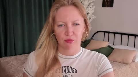 sugamomy online show from October 2025 12:19:01 AM