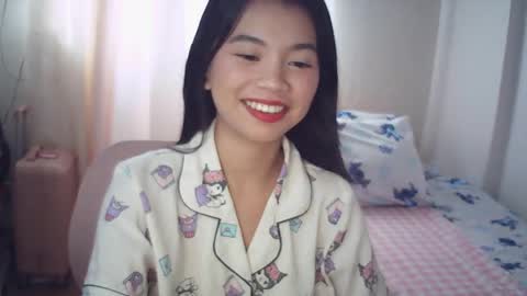 Rosiee online show from April 2026 12:00:02 AM
