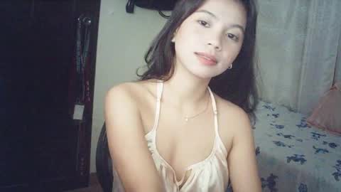 Rosiee online show from May 2026 07:00:01 PM