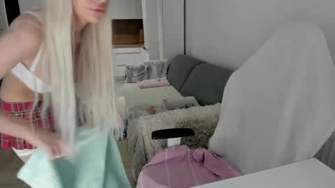 Kinga online show from April 2026 03:59:02 AM