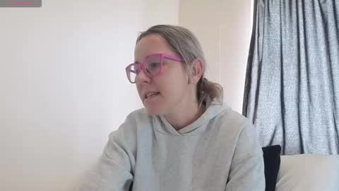 Snapshot of sugar_spice_all_things_nice chatting on September 2025 12:10:02 PM Sugar 4pm-8pm CAT Mon-Fri online show from September 2025 12:10:02 PM