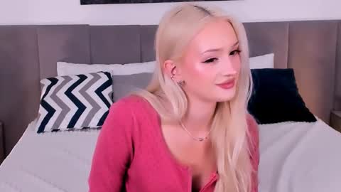 Snapshot of sugarwhisper chatting on September 2025 04:50:01 PM sugarwhisper online show from September 2025 04:50:01 PM