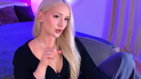 Snapshot of sugarwhisper chatting on September 2025 04:40:01 PM sugarwhisper online show from September 2025 04:40:01 PM