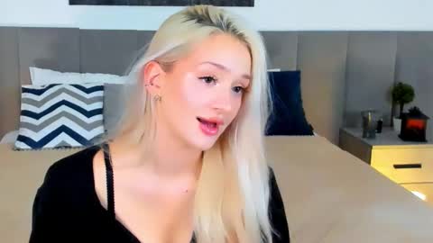 Snapshot of sugarwhisper chatting on October 2025 07:33:01 PM sugarwhisper online show from October 2025 07:33:01 PM