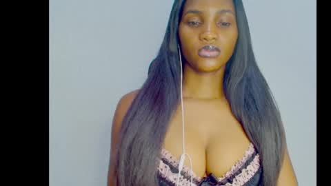 Ivy online show from November 2025 07:02:02 PM