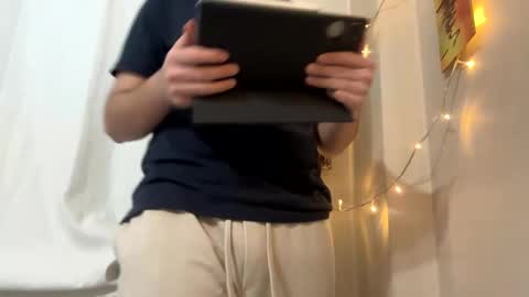 Niko online show from October 2025 09:17:02 PM