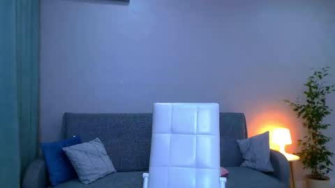 Christina online show from March 2026 06:03:01 PM