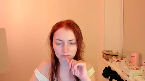 Summer Preston online show from December 2024 01:00:02 PM