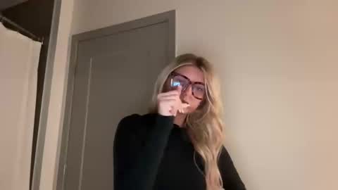 Snapshot of summerclarkee chatting on February 2026 04:30:01 PM summerclarkee online show from February 2026 04:30:01 PM