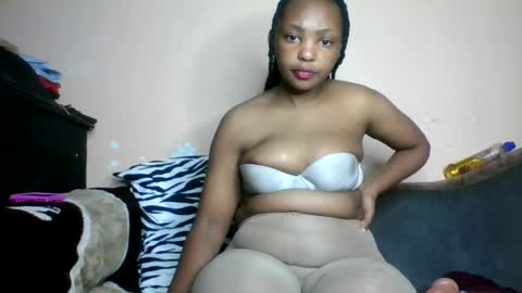 Snapshot of summerdivah chatting on June 2026 07:15:01 PM divah online show from June 2026 07:15:01 PM