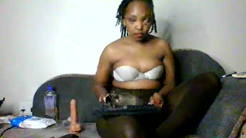 Snapshot of summerdivah chatting on June 2026 03:01:02 PM divah online show from June 2026 03:01:02 PM