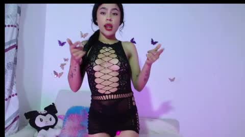 Snapshot of summerpurple chatting on November 2025 01:55:02 AM SUMMER online show from November 2025 01:55:02 AM