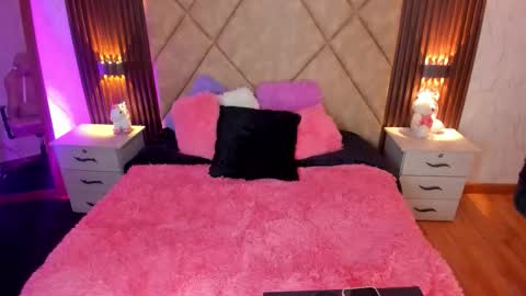       -  - online show from November 2025 02:40:02 PM