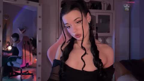 Miss Nelly online show from October 2025 06:42:02 PM