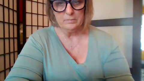 Snapshot of sunflower556 chatting on September 2025 08:30:01 PM Sunflower online show from September 2025 08:30:01 PM