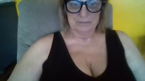 Snapshot of sunflower556 chatting on October 2025 02:49:01 PM Sunflower online show from October 2025 02:49:01 PM