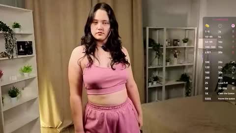 Kiki online show from November 2025 11:02:01 AM