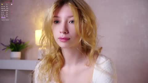 Snapshot of sunnmoonn chatting on May 2026 02:37:01 PM Lily online show from May 2026 02:37:01 PM