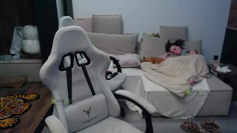 Snapshot of sunny1girl chatting on January 2026 05:27:02 PM Alice and Sergey online show from January 2026 05:27:02 PM