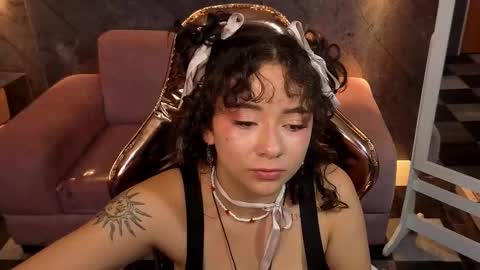 sunny2_b online show from November 2025 06:30:02 PM