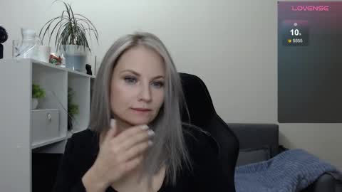 Naomi online show from January 2025 09:43:01 PM