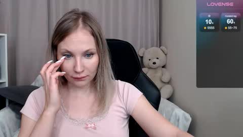 Snapshot of sunny_bunny6 chatting on February 2026 04:17:01 PM Naomi online show from February 2026 04:17:01 PM