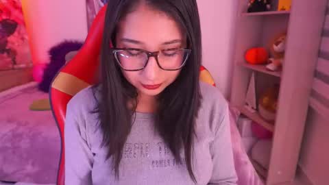 SUNNY online show from December 2025 01:11:01 AM