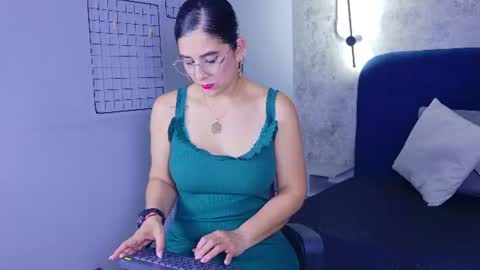 Snapshot of sunny_river chatting on June 2026 01:56:02 PM Sunny River online show from June 2026 01:56:02 PM