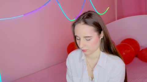 Snapshot of sunnybunnyy5 chatting on February 2026 06:26:01 AM Liza online show from February 2026 06:26:01 AM