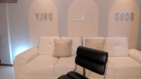 Sunny Rivers online show from October 2025 06:08:02 PM