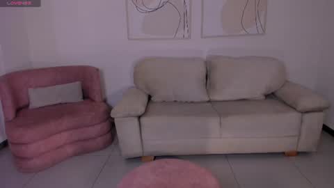 Snapshot of sunnyrivers_ chatting on June 2026 05:15:01 PM Sunny Rivers online show from June 2026 05:15:01 PM