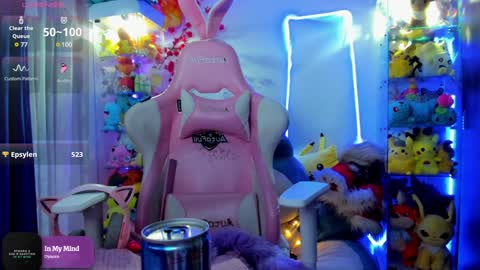     RAVENCLAU GIRL  online show from December 2024 07:15:01 AM