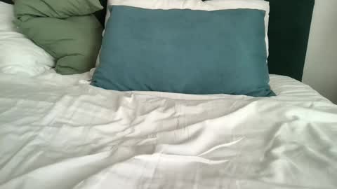 Eva See Bio  Dont forget to put your thumbs up. online show from January 2025 12:25:02 PM