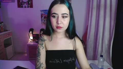 Snapshot of sunset_pienk chatting on May 2026 04:09:02 AM Sunset online show from May 2026 04:09:02 AM