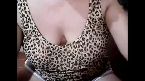 Snapshot of sunshine_38 chatting on March 2025 01:04:02 AM sunshine_38 online show from March 2025 01:04:02 AM