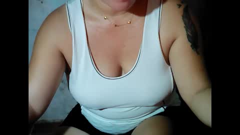 Snapshot of sunshine_38 chatting on October 2025 09:17:02 PM sunshine_38 online show from October 2025 09:17:02 PM