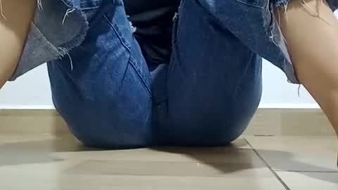 Annie online show from December 2025 09:09:01 PM