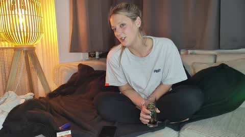 Ava online show from January 2025 11:13:02 PM