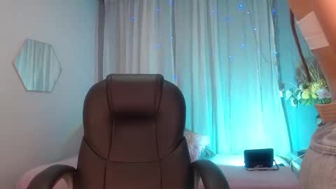 Snapshot of sunshine_gh1 chatting on December 2024 11:56:02 AM Sunshine online show from December 2024 11:56:02 AM