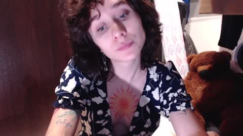 Snapshot of sunshinehella chatting on December 2024 01:55:02 PM Hella online show from December 2024 01:55:02 PM