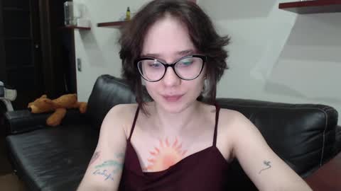 Snapshot of sunshinehella chatting on December 2024 12:06:01 PM Hella online show from December 2024 12:06:01 PM