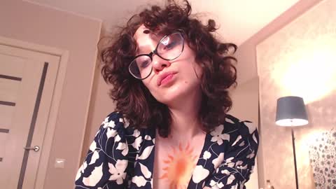 Snapshot of sunshinehella chatting on January 2025 10:15:02 AM Hella online show from January 2025 10:15:02 AM