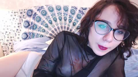 Snapshot of sunshinehella chatting on January 2025 08:18:02 AM Hella online show from January 2025 08:18:02 AM