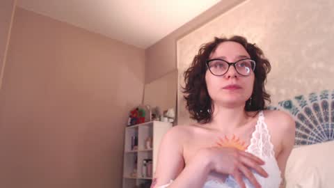 Snapshot of sunshinehella chatting on February 2025 06:35:02 PM Hella online show from February 2025 06:35:02 PM