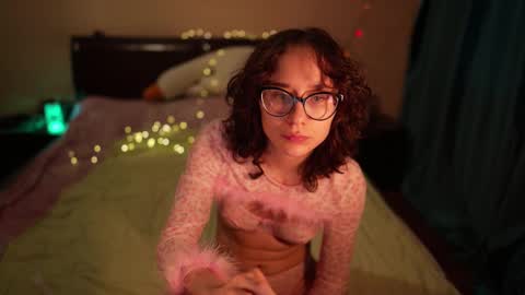 Snapshot of sunshinehella chatting on February 2025 10:40:02 AM Hella online show from February 2025 10:40:02 AM