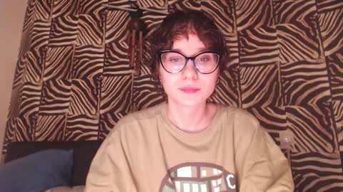 Snapshot of sunshinehella chatting on October 2025 10:14:02 AM Hella online show from October 2025 10:14:02 AM