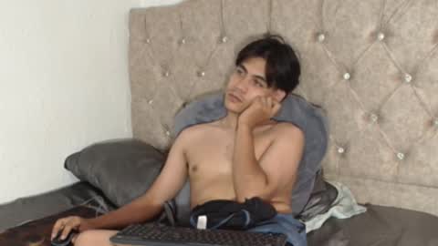 super_cute1 online show from December 2025 04:45:01 PM