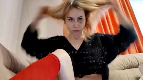 Annie online show from February 2025 07:57:02 AM