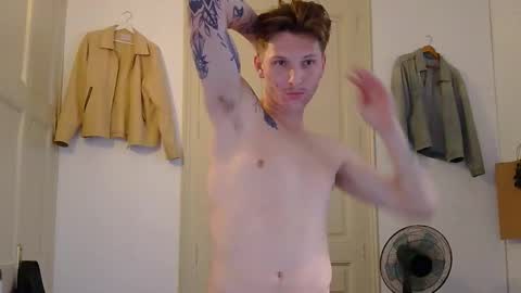 Ctrl My Body online show from November 2025 03:25:02 PM